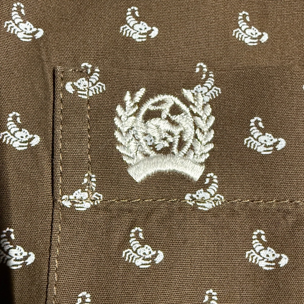 Cinch Scorpion Patterned Button Down Shirt Size M… - image 3